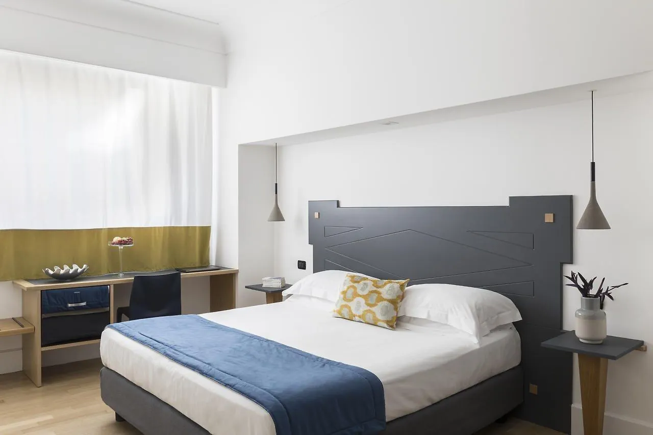 Hotel Plaza Opera Palermo 4*,